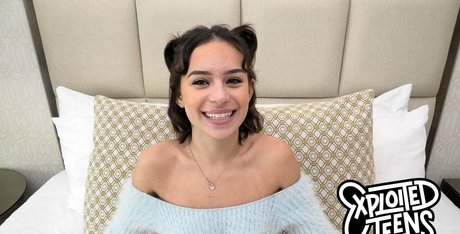 Aria Valencia sex star image