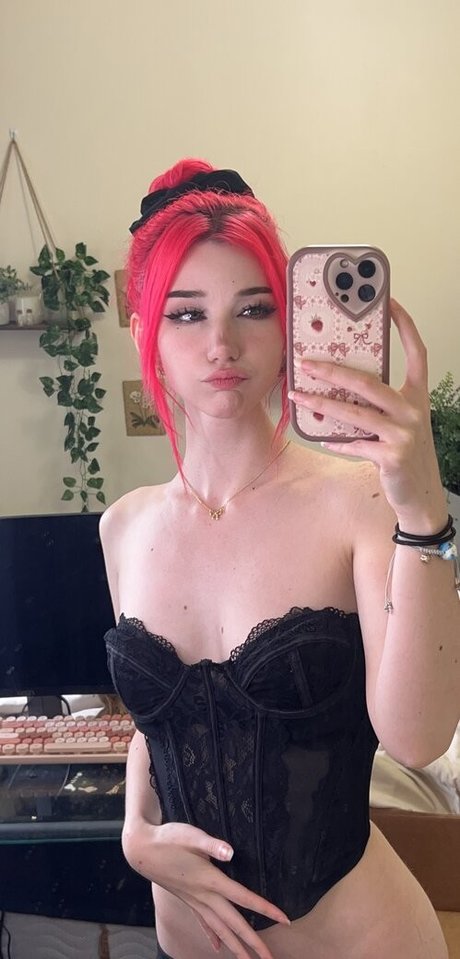 busty mom onlyfans best pic