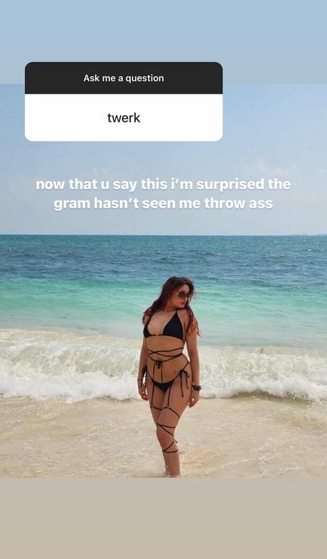 Chxrrychick model top pic