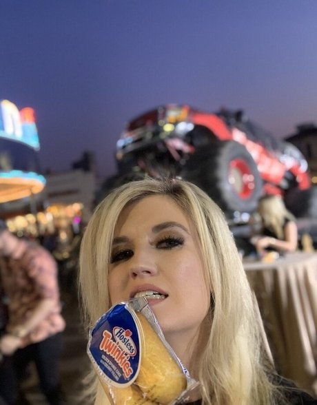 Grace Randolph exclusive star img