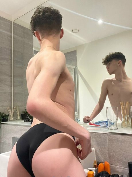 kiekie18x nude pornstar pictures