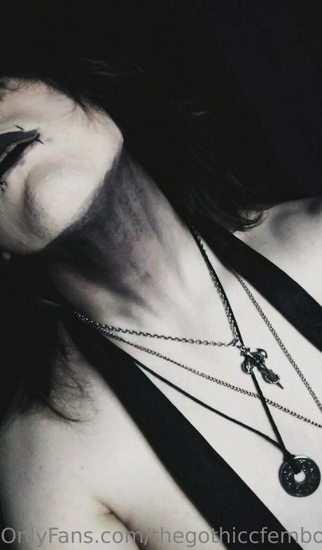 thegothiccfemboy model perfect pics