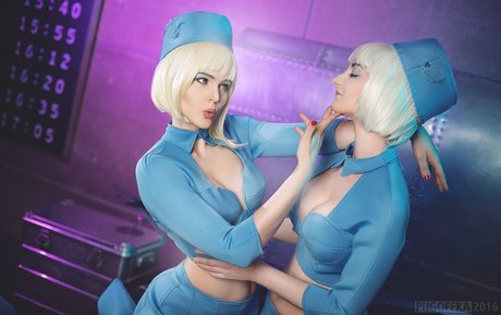 Anya Ichios pretty model photo