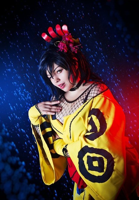 busty mom onlyfans hot picture