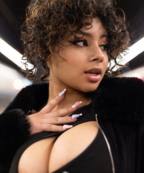 Jinxluvfil pornographic model galleries