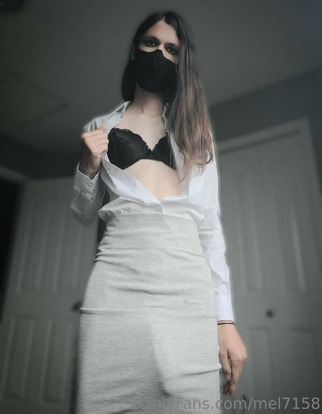 Mel7158 star nude pic