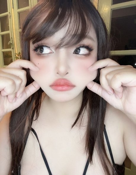 MiMi Chan naked model galleries