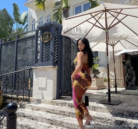 Claudia Tihan naked model pics