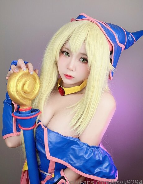 young onlyfans top pic