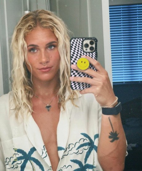 Sol Ruca model free image