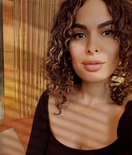 Nadine Velazquez nudes actress photos