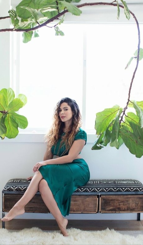 Nadine Velazquez exclusive model photos