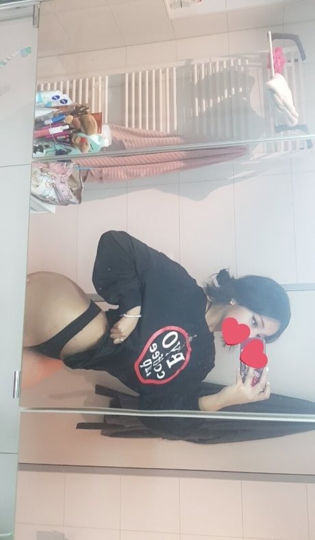 Hanilovesyouu model nude gallery