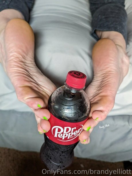 brandyelliott naked actress photo