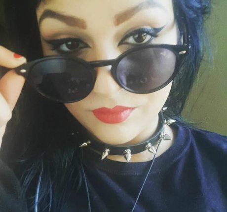 ellens streets hot star img