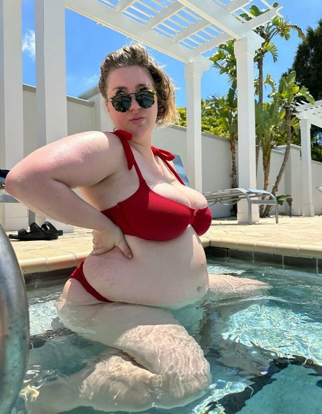 GoodGirlGrow model hot photo