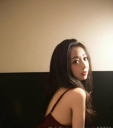 annie97721 model free pictures