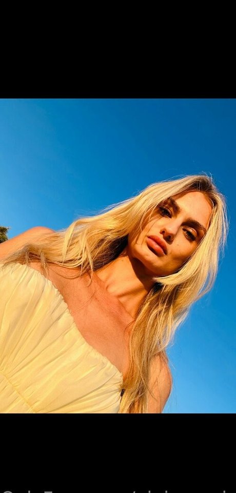 gigixgossiptalk model nude picture