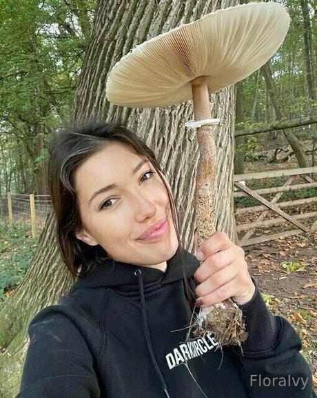 floraivyfree pornstar pic