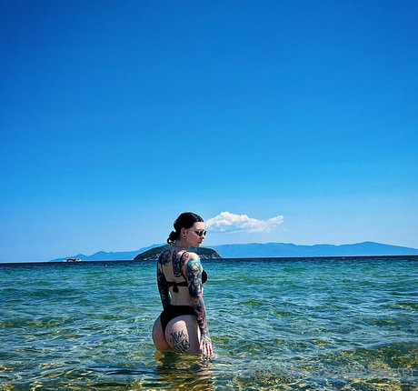 curly ebony onlyfans art naked image