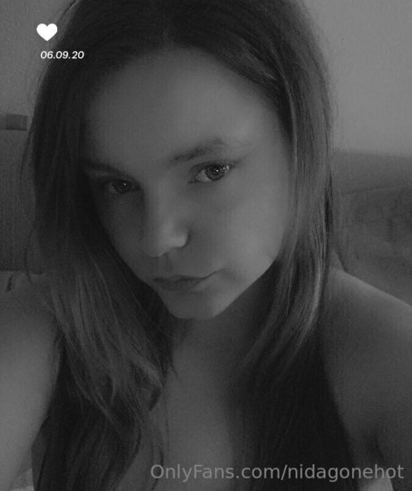 nidagonehot beautiful model image