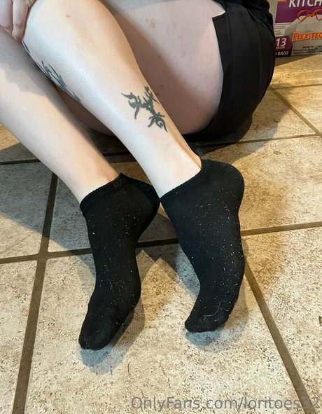 loritoes32 star adult image