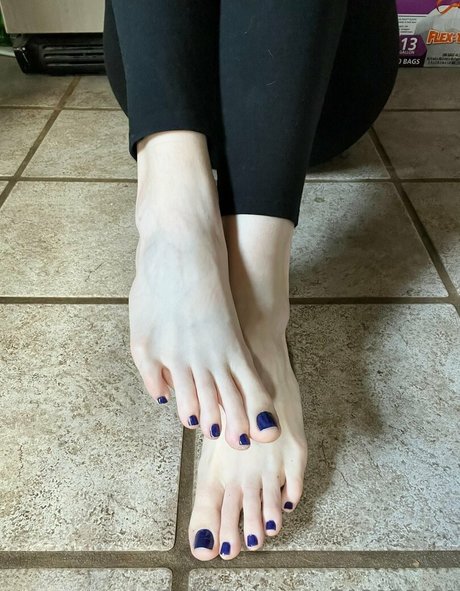 loritoes32 pornstar pics