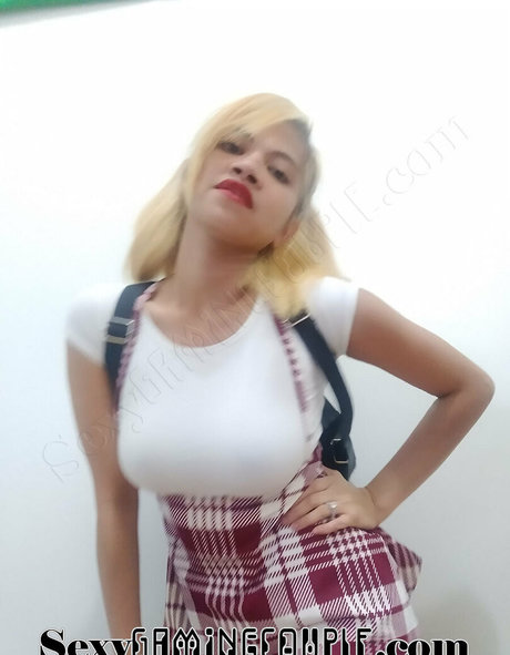 sexygamingcouple model hd gallery