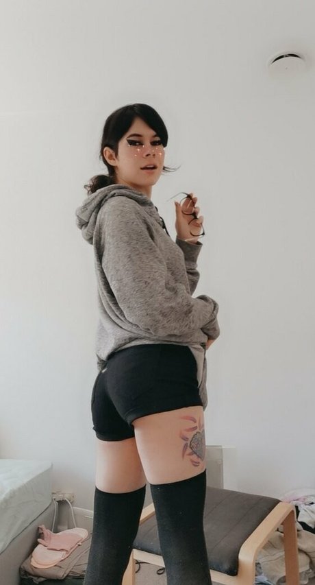 LittleMapleBerry star exclusive photo