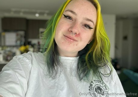 melthewhalefree star sexy pic