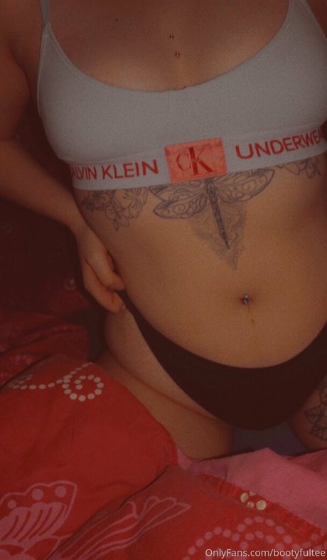 bootyfultee model high quality pic