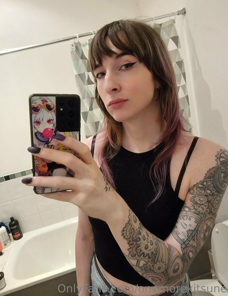 lilykitsune model pretty pics