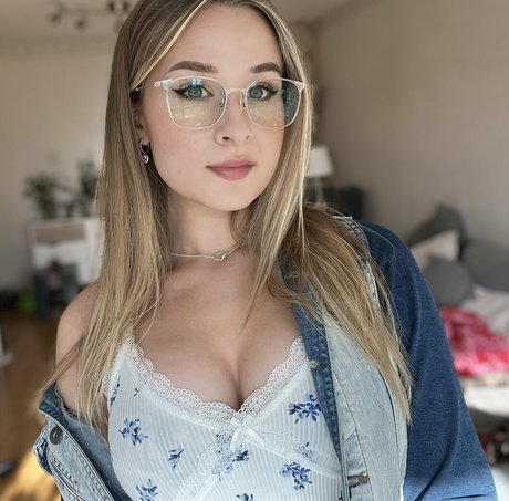 elina twich star nudes photo