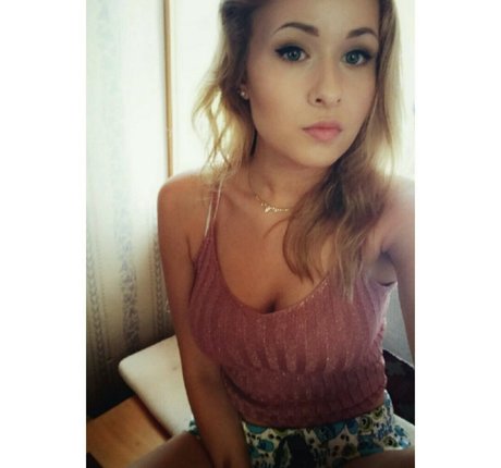 elina twich high quality model images