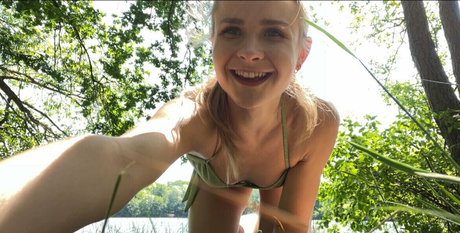 gini frech pretty model pics