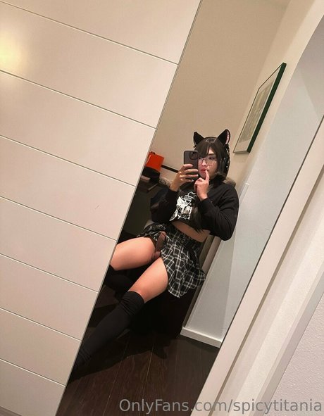 spicytitania top model pic