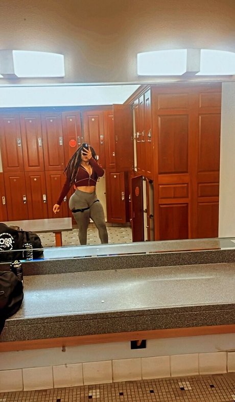 safiyaswrld top star photos