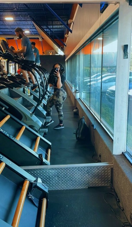 safiyaswrld naked actress img