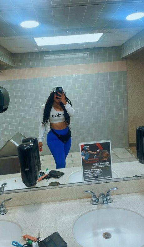 safiyaswrld model pretty image