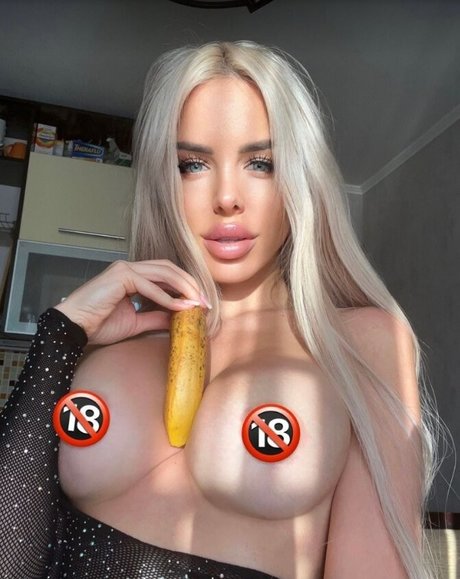 missdashaaa42 model art image