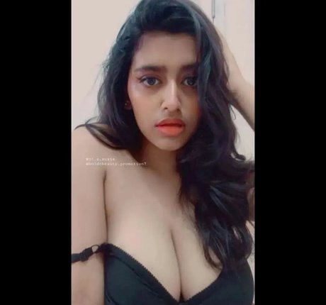 Sanjana Saba nude model gallery