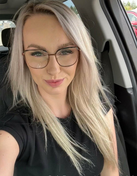 nurseryleigh pornstar nude picture