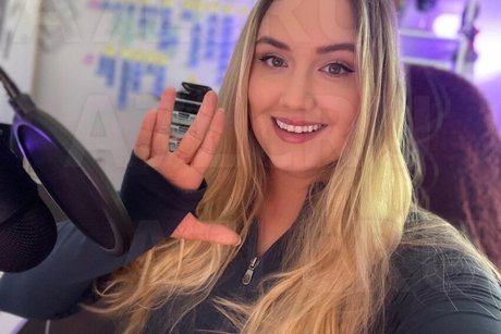 Naomi Kyle model free photo