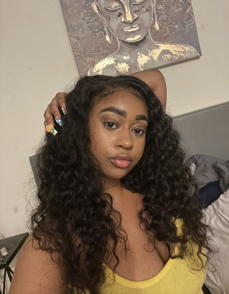 youluuvxo nudes model picture