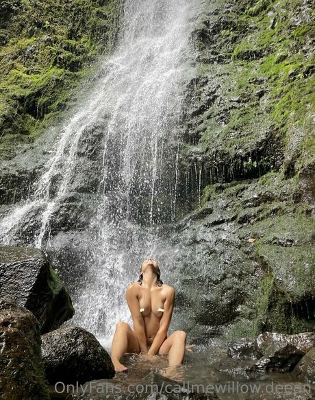 callmewillow deean top actress img