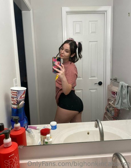 bighonkincaboose hot actress picture