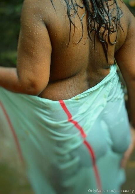 jaanuaunty nice actress pic