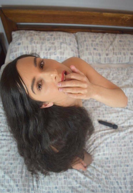 mirabella 00 nude actress img