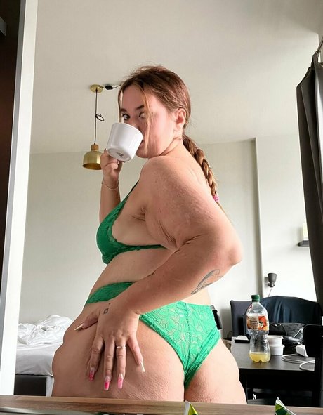 curvy geparke pretty star images