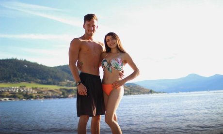 WomenYEG porn model pics